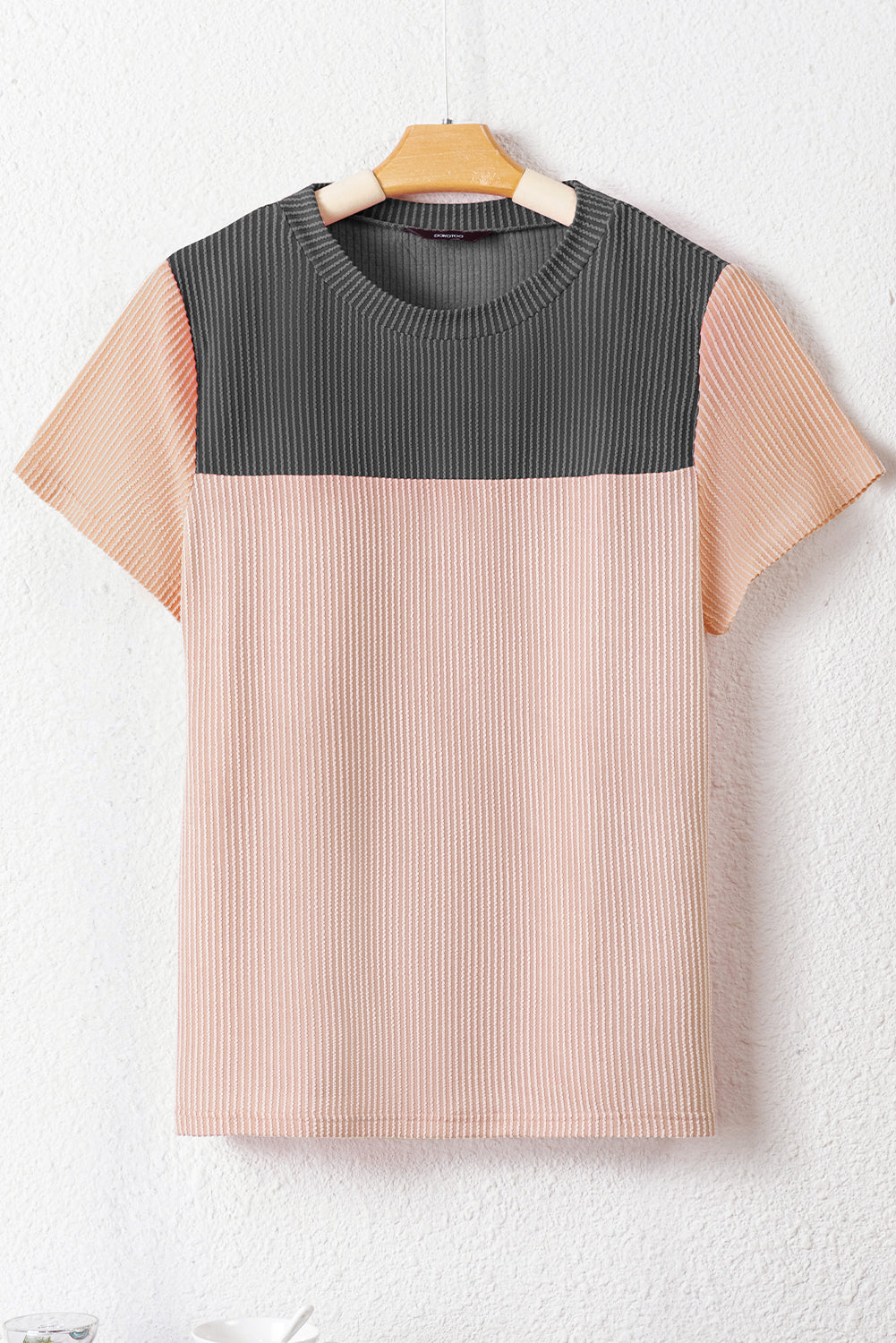 Schwarzes, geripptes Colorblock-T-Shirt mit Struktur