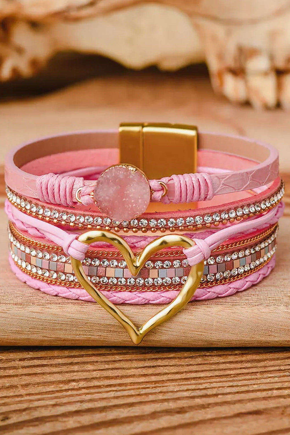 Bohemian bracelet with heart and rhinestones and magnetic closure