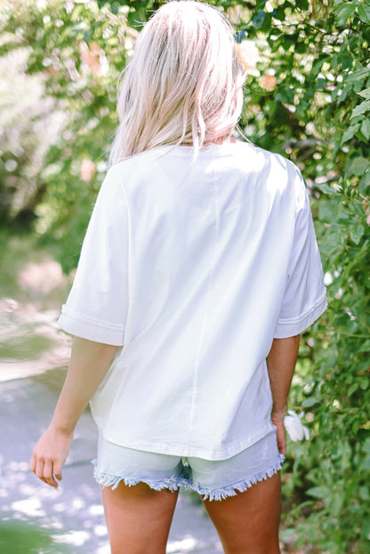 Witte MAMA T-shirt met chenille patches en ronde hals