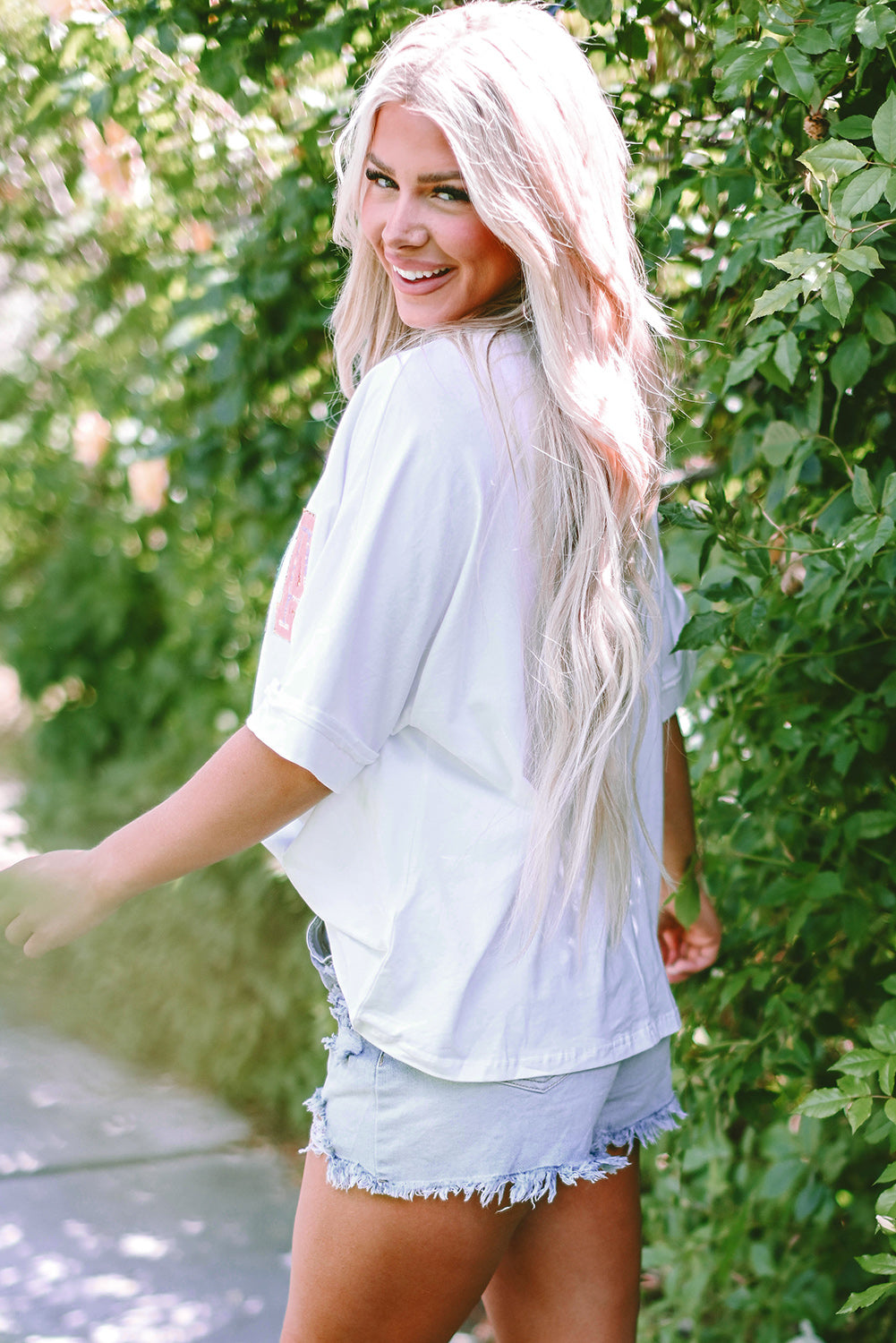 White MAMA T-shirt with chenille patches and round neckline