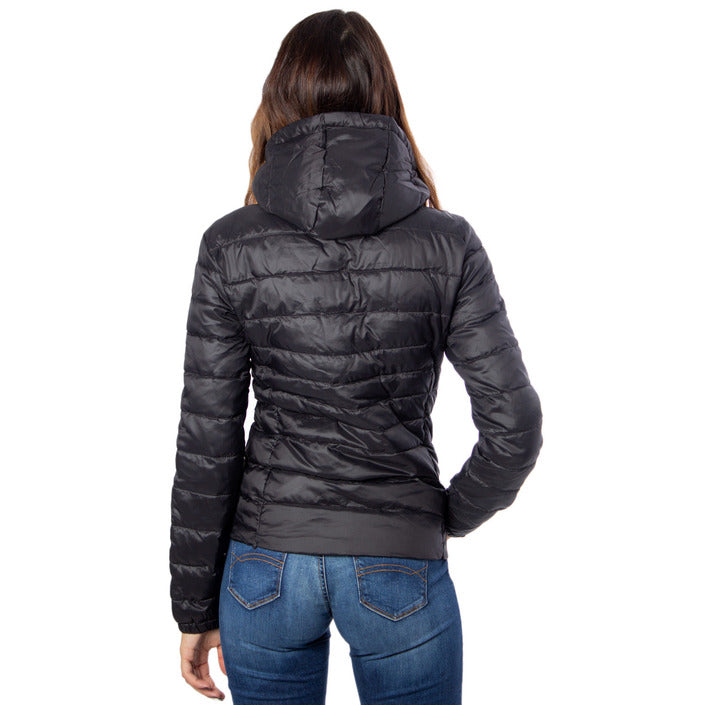 Nur Windjacke-Damen