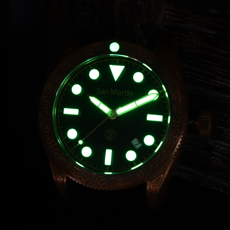 Stylish bronze diving watches