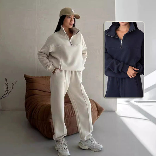 Y2K Jogging Suit for Women - Two-piece Set. Fashionable sports set for autumn