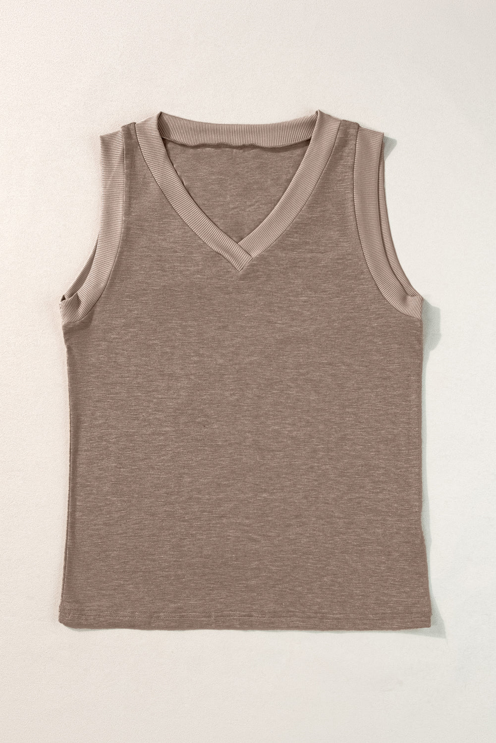 Schwarzes gestricktes Tanktop mit V-Ausschnitt