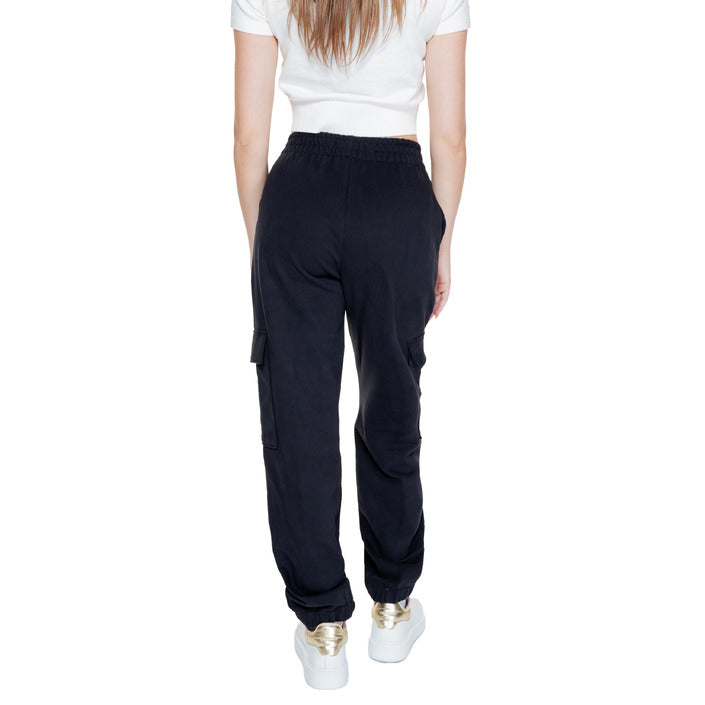 Calvin Klein Women's Pants - For All Seasons