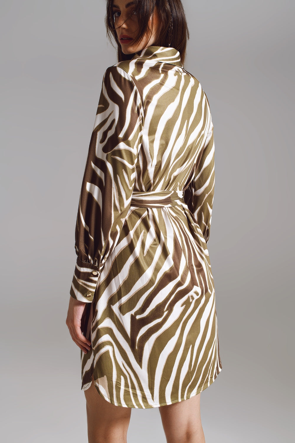 Midi dress with zebra print in white and olive green