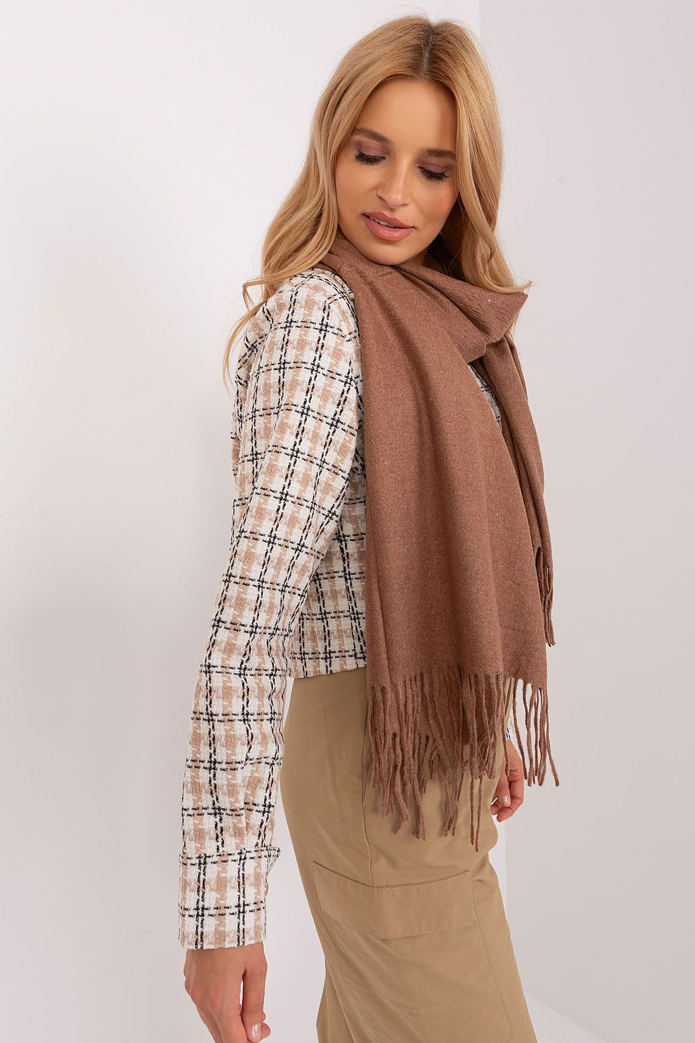 AT Scarf Model 187617 - Stylish and Comfortable