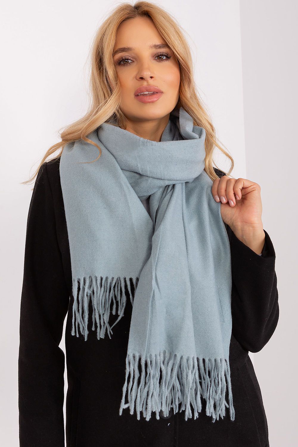 AT Scarf Model 187617 - Stylish and Comfortable