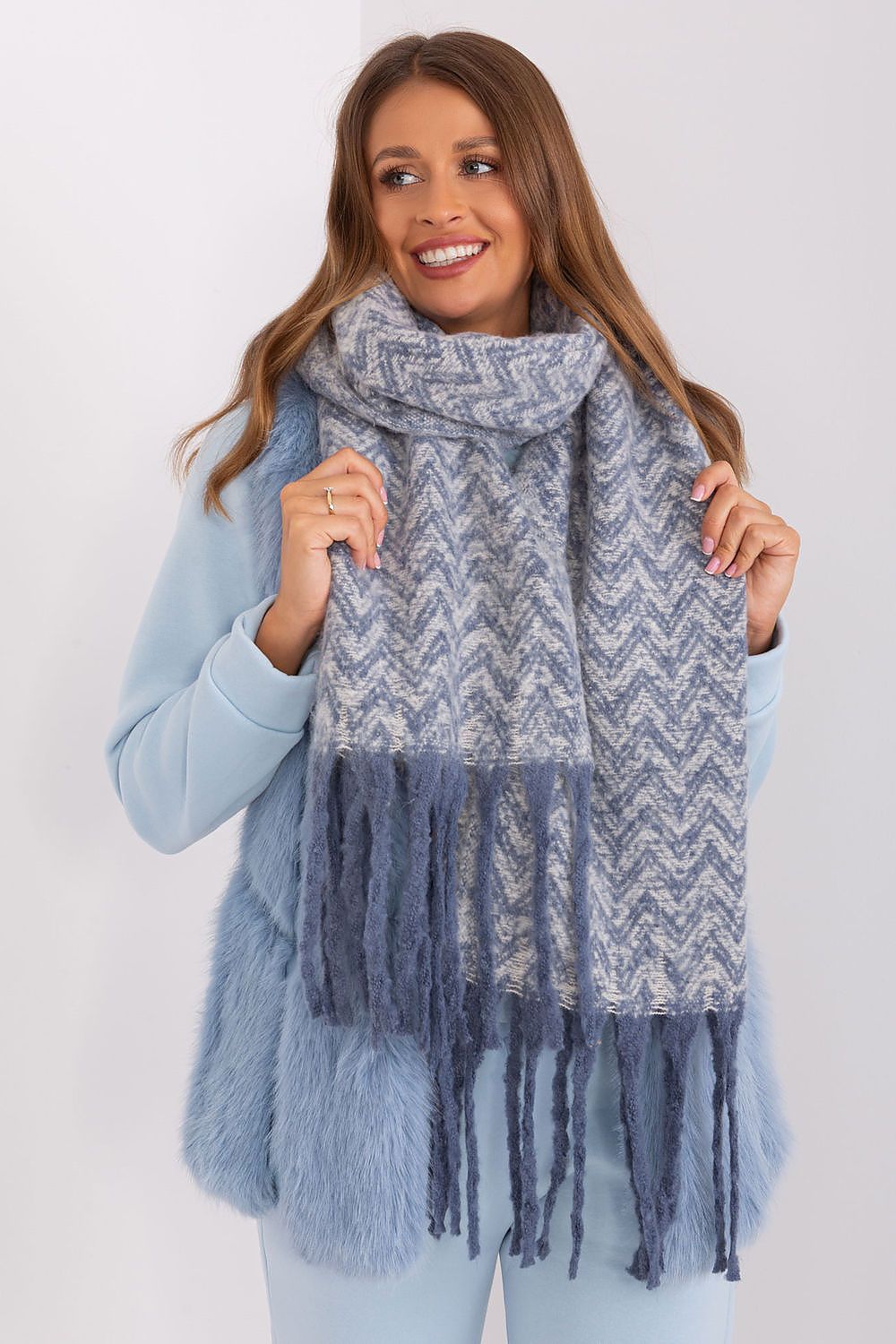 scarf model 189246 AT