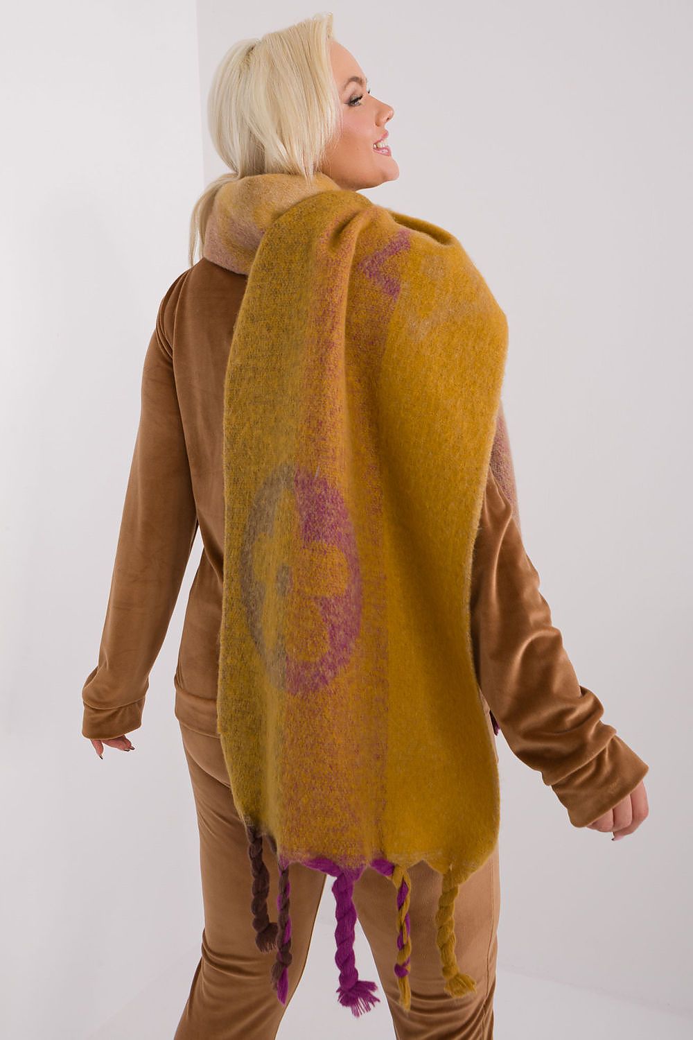 scarf model 190561 AT