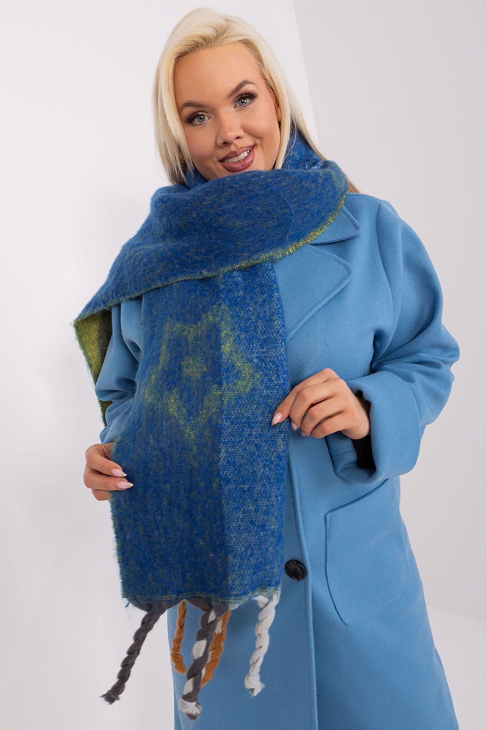 scarf model 190561 AT