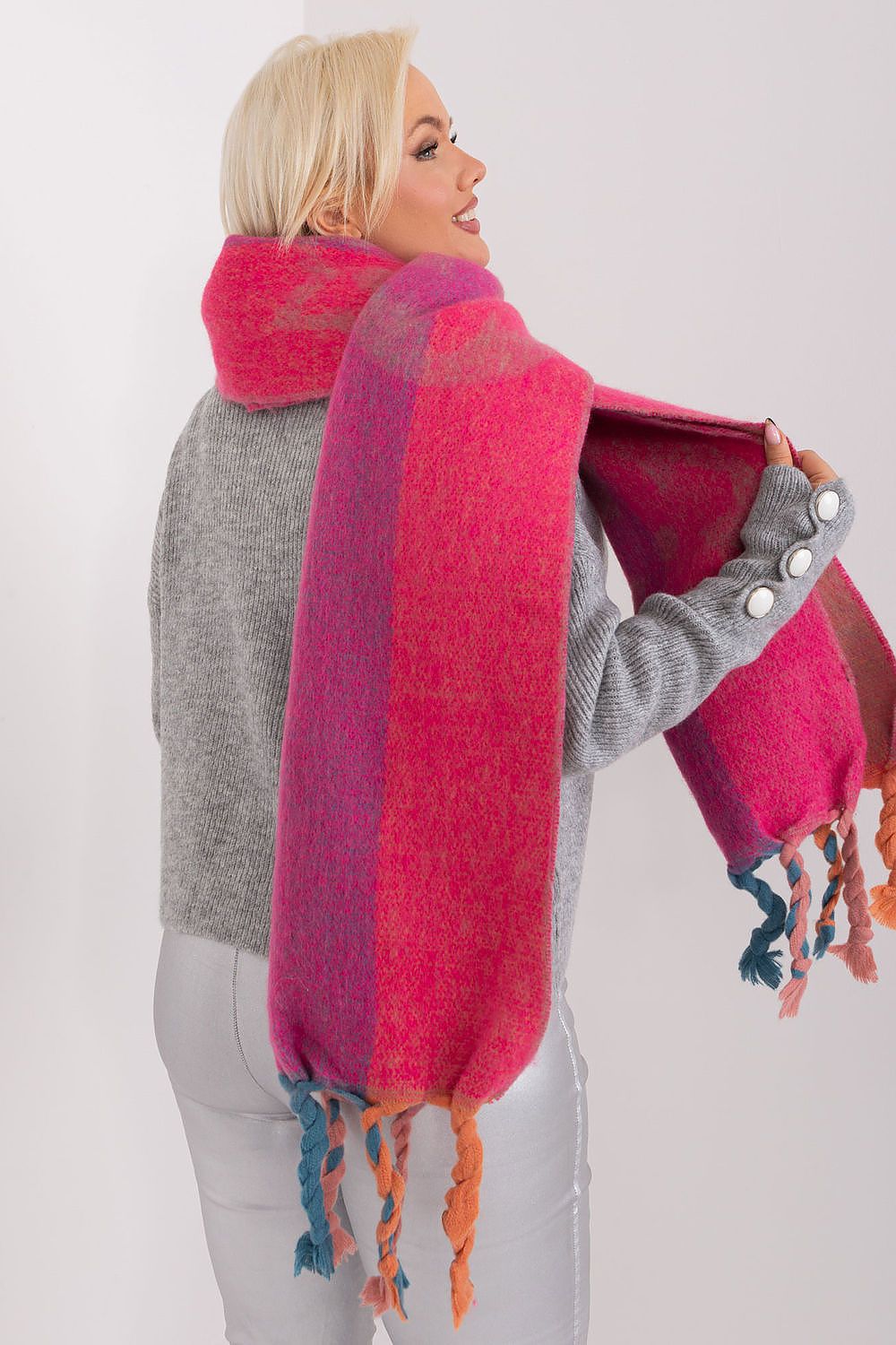 scarf model 190561 AT