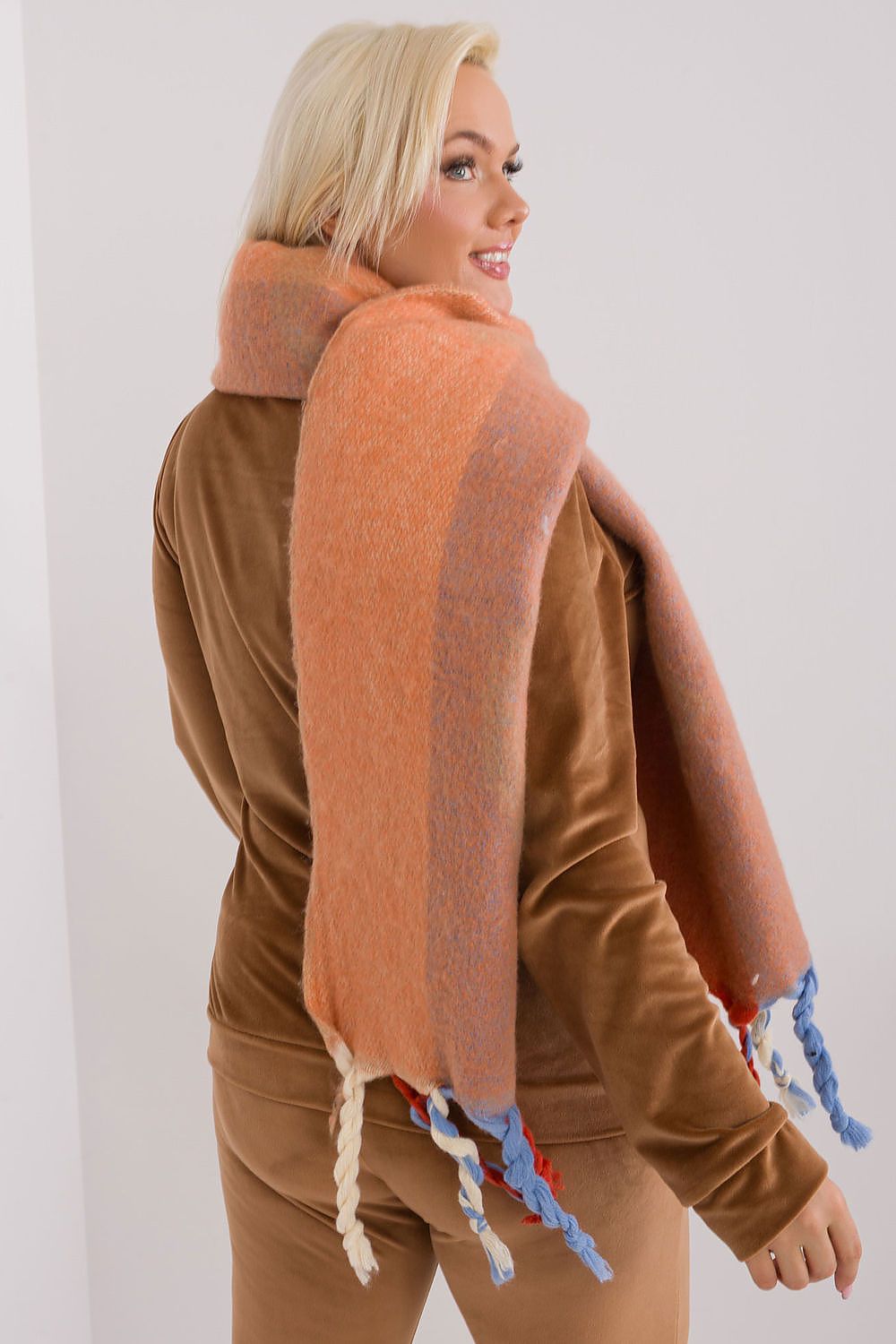 scarf model 190561 AT