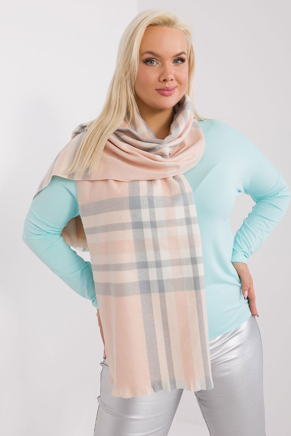 scarf model 190569 AT