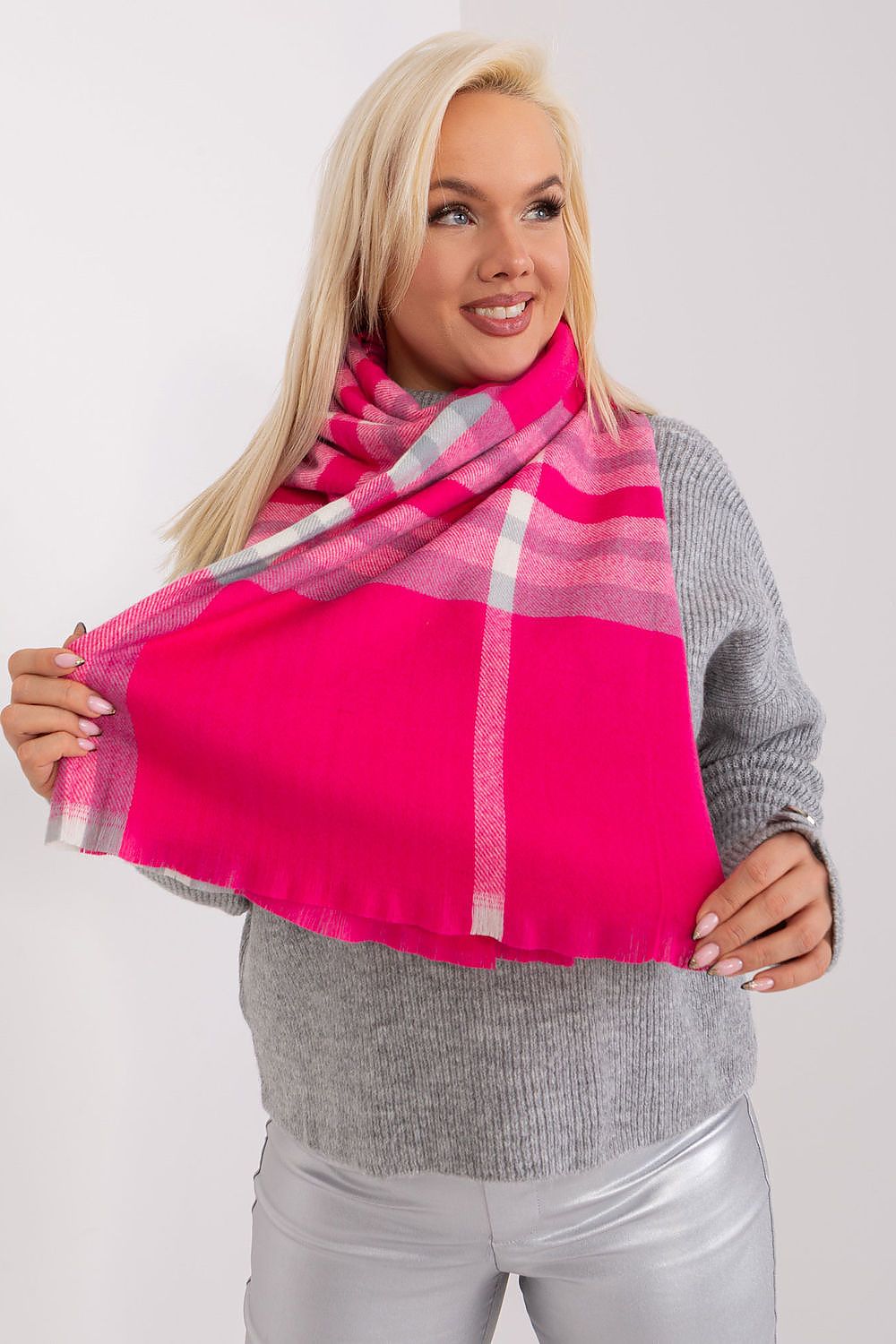 scarf model 190569 AT