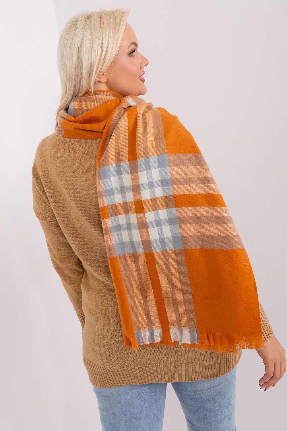 scarf model 190569 AT