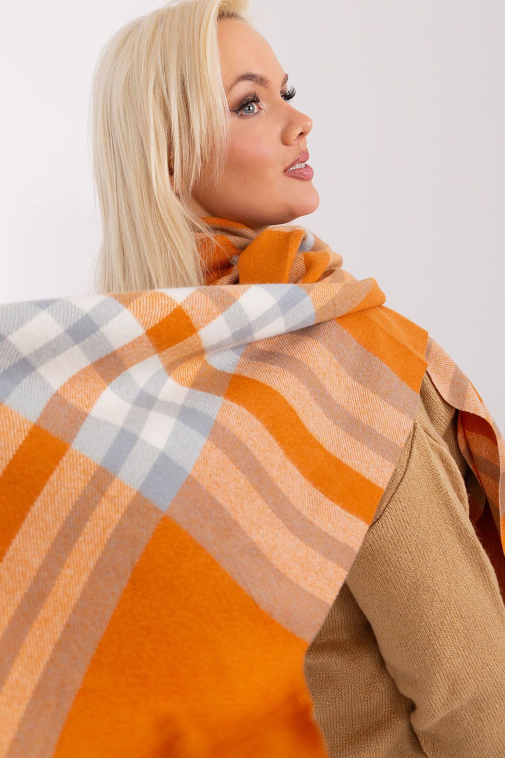 scarf model 190569 AT