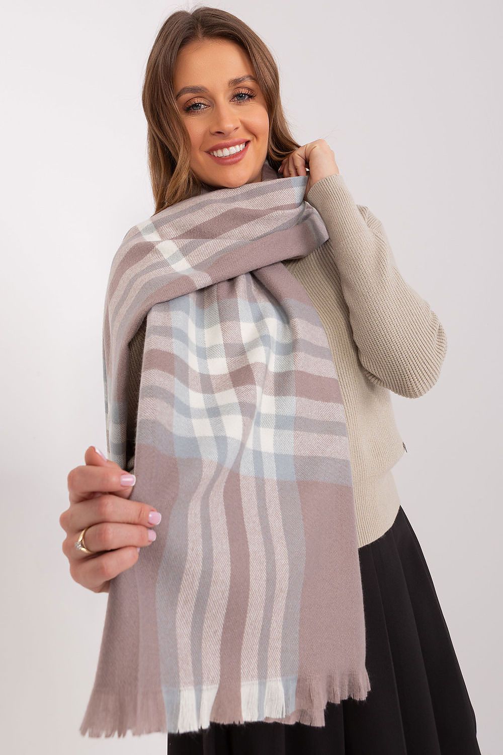 scarf model 190569 AT