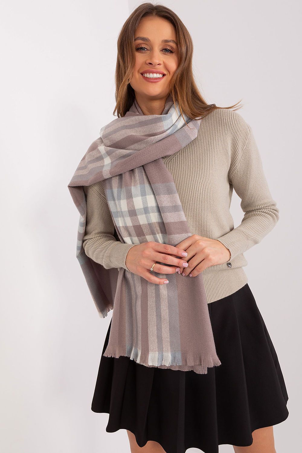 scarf model 190569 AT