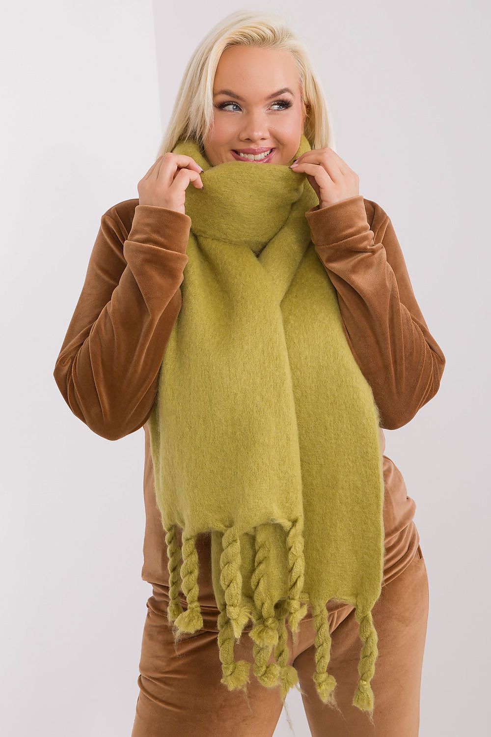 scarf model 190589 AT