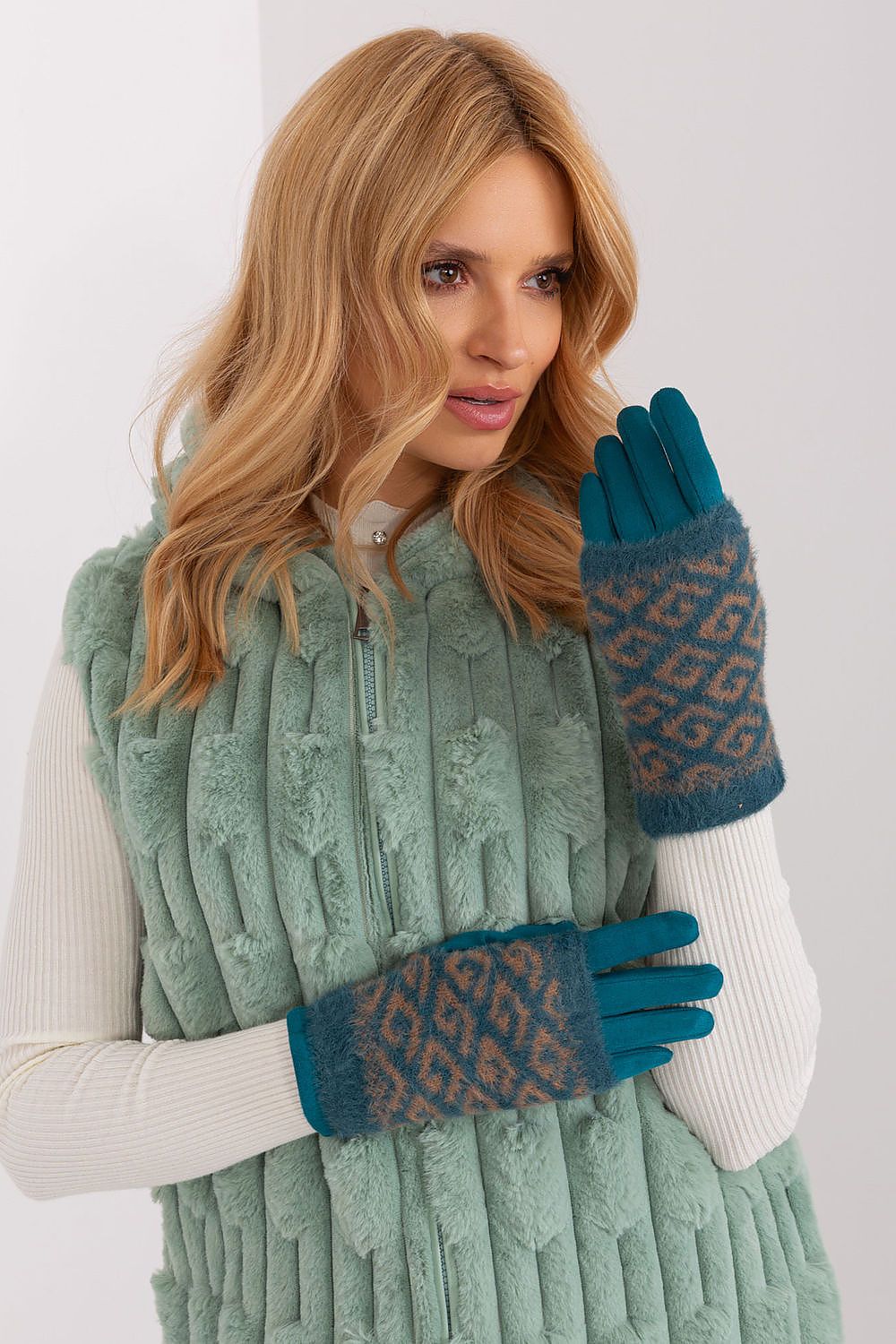 gloves model 191093 AT