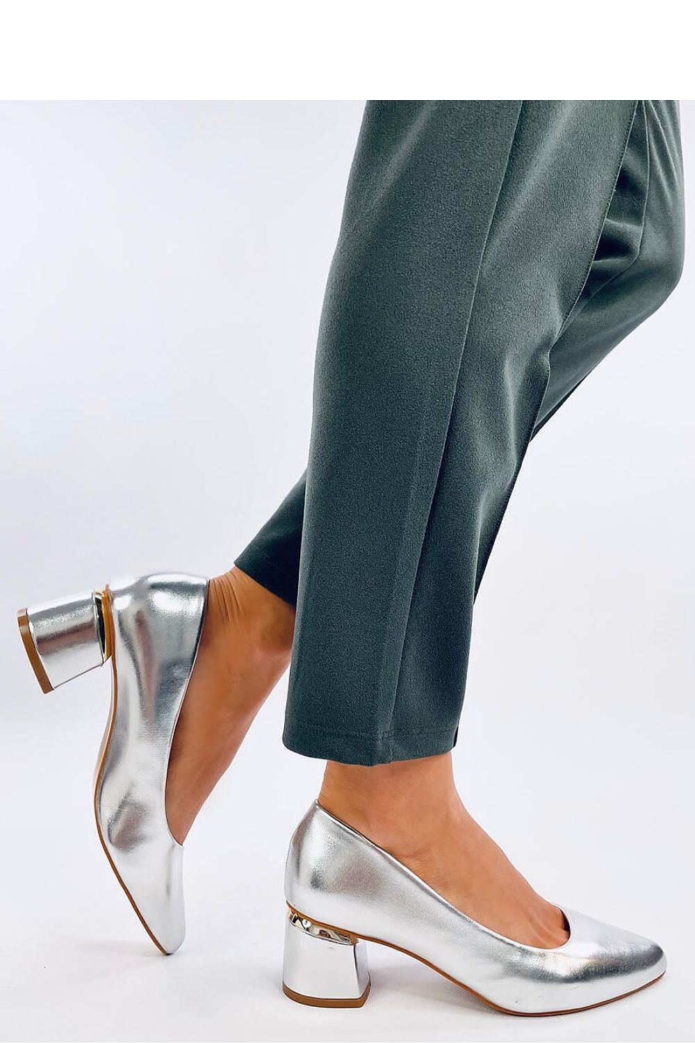 Pumps with heel model 192882 Inello