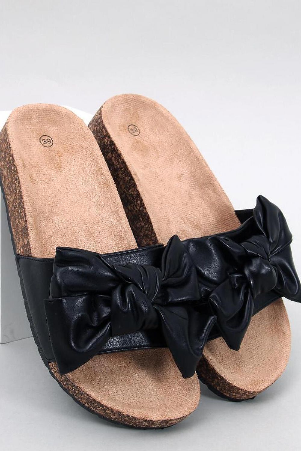 slippers model 195619 Inello