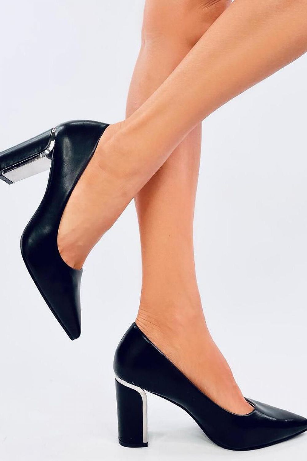 Pumps with thick heel model 195635 Inello