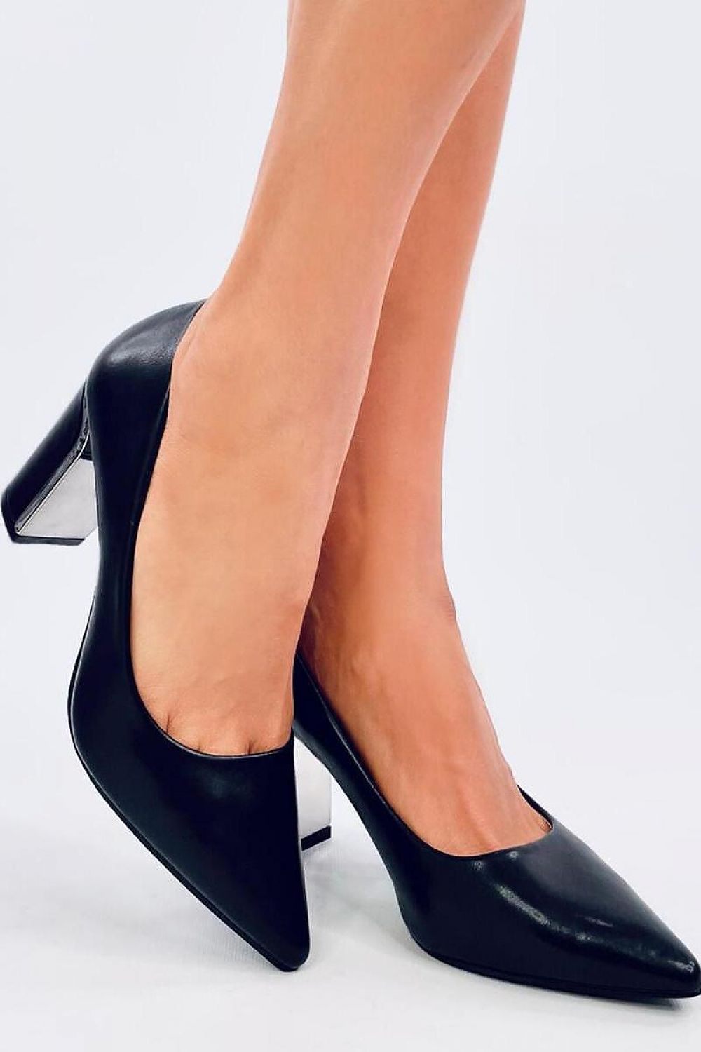 Pumps with thick heel model 195635 Inello