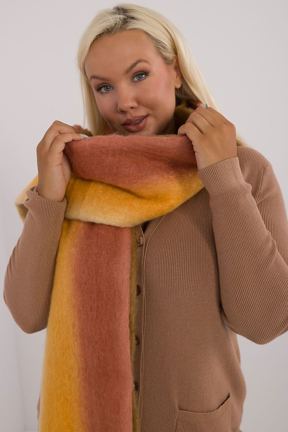 scarf model 200285 AT