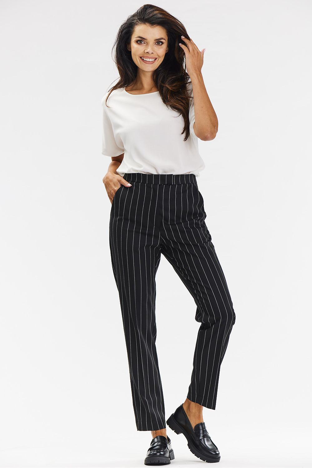 Ladies trousers model 200563 awama