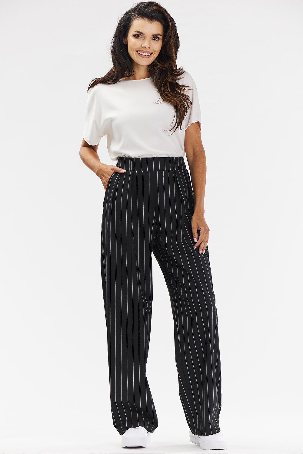 Ladies trousers model 200565 awama