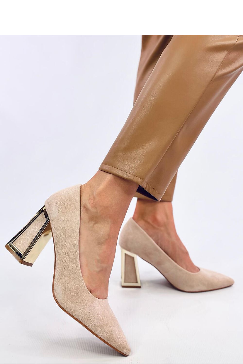 Pumps with thick heel model 200659 Inello