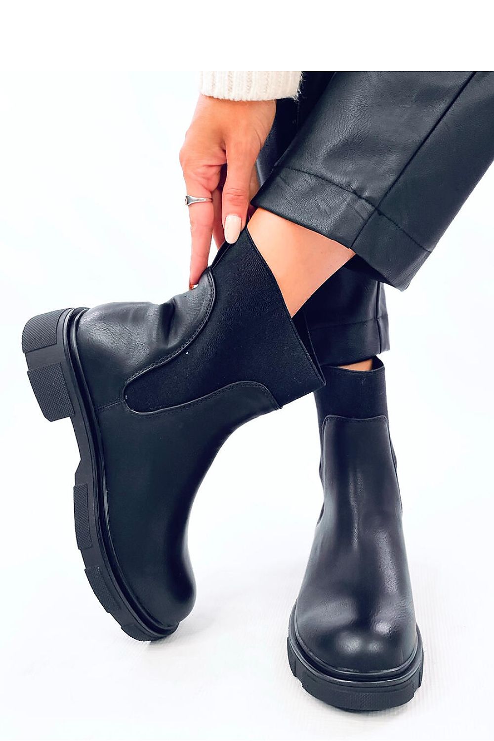 Chelsea boots model 201156 Inello