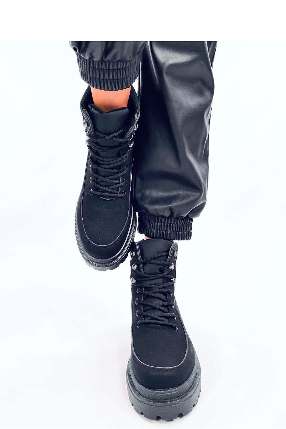 Heavy boots model 201159 Inello