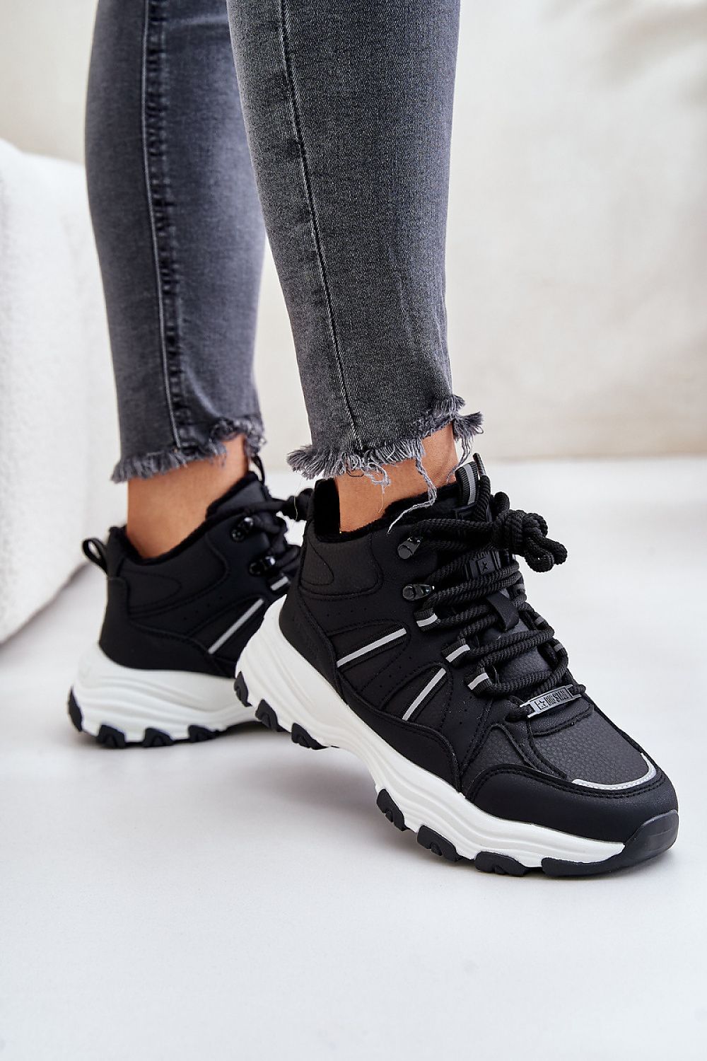 Sportschuhe Modell 203639 Treten Sie ein mit Stil