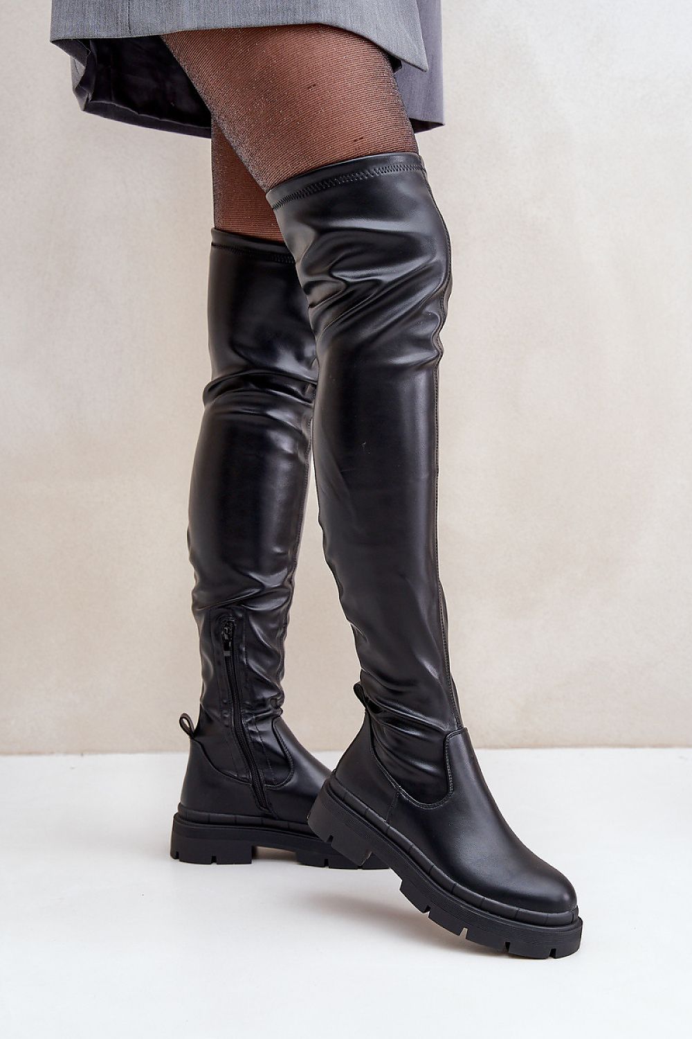 Stiefel mit hohem Absatz, Modell 204667. Treten Sie ein mit Stil