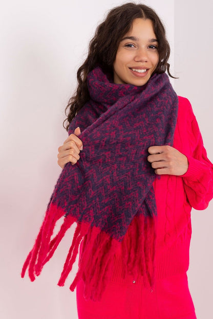 AT Scarf Model 189246 – Stylish Warmth for the Winter