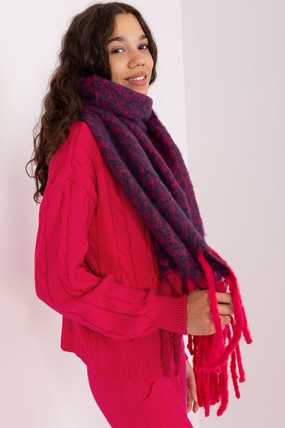 AT Scarf Model 189246 – Stylish Warmth for the Winter