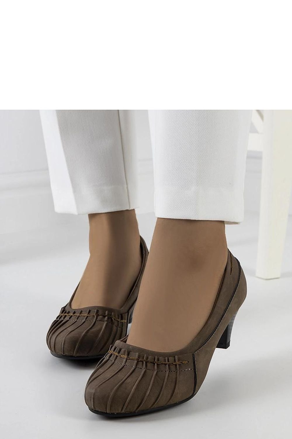 Elegante bruine pumps met lage hak en stijlvolle rimpeling - Solea Grace Brown Pumps