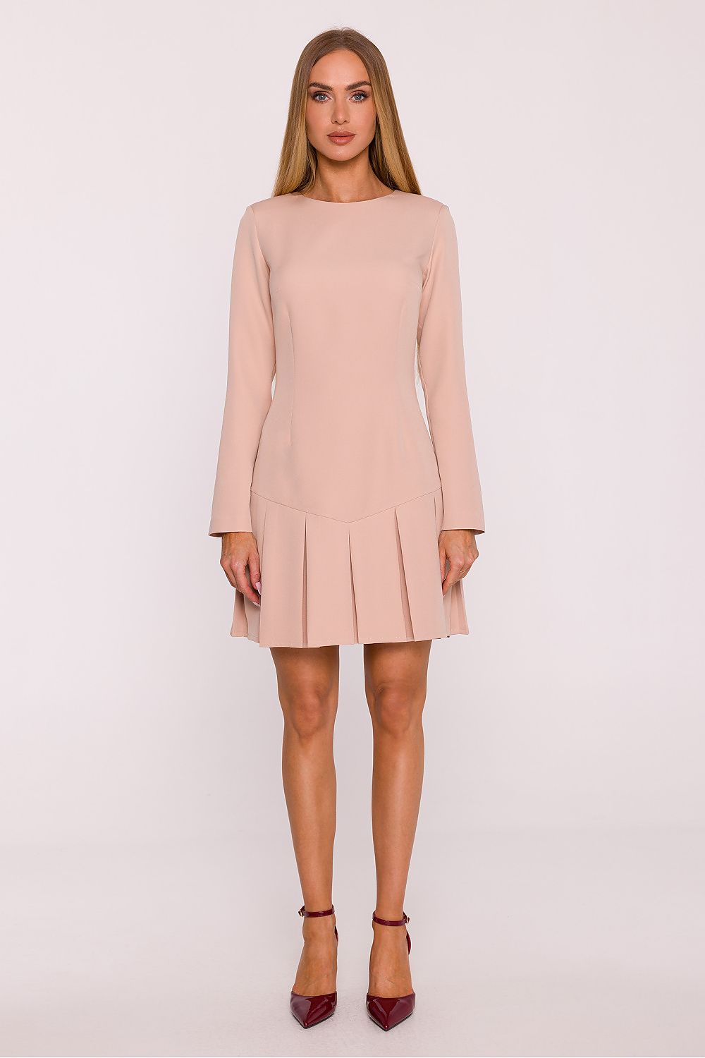 "Boreal jurk - zachte en soepele stof, minimalistisch ontwerp met boothals en lange mouwen"