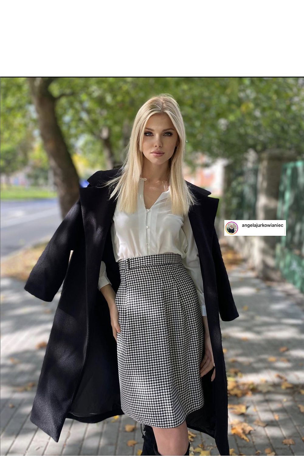 Nocturne - Uitlopende rok met hoge taille en riem