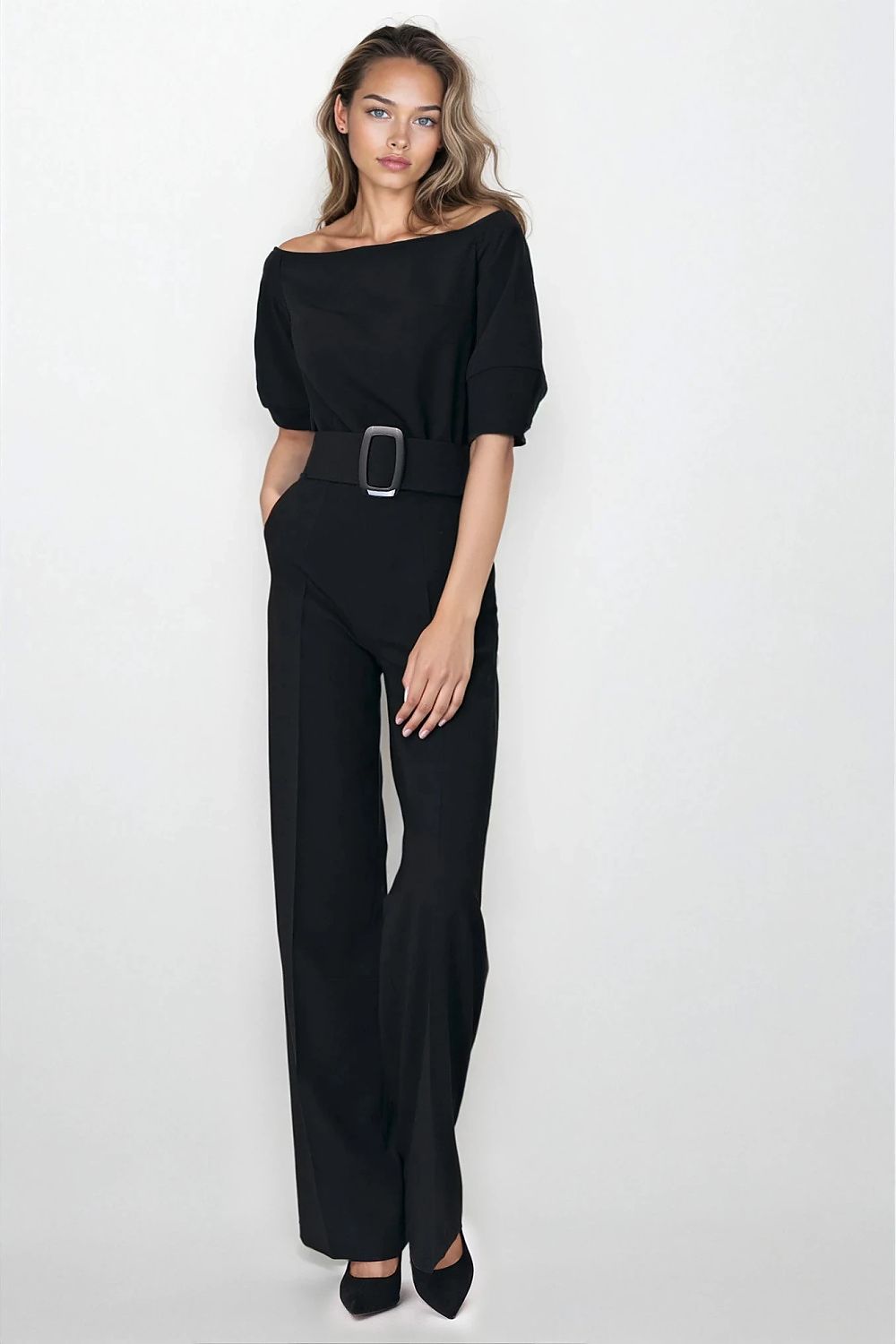 Serenya Whisper - Jumpsuit - Zwarte dames jumpsuit met cold-shoulder snit en taille accentuerende riem