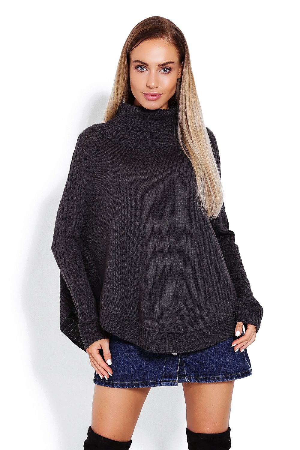 poncho model 122920 PeeKaBoo