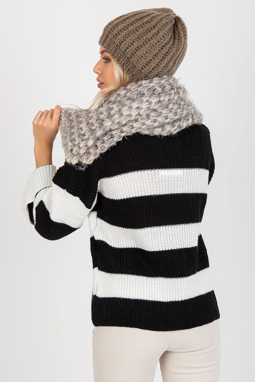 scarf model 174879 AT