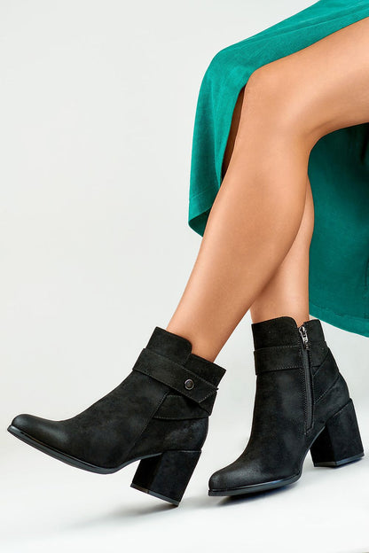 Boots on wedge heel model 184853 PRIMO