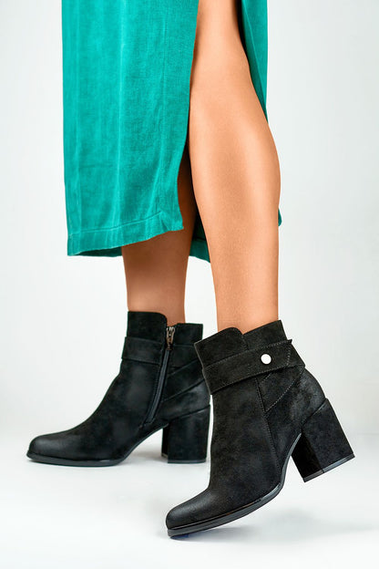 Boots on wedge heel model 184853 PRIMO