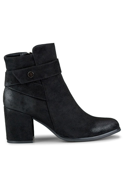 Boots on wedge heel model 184853 PRIMO