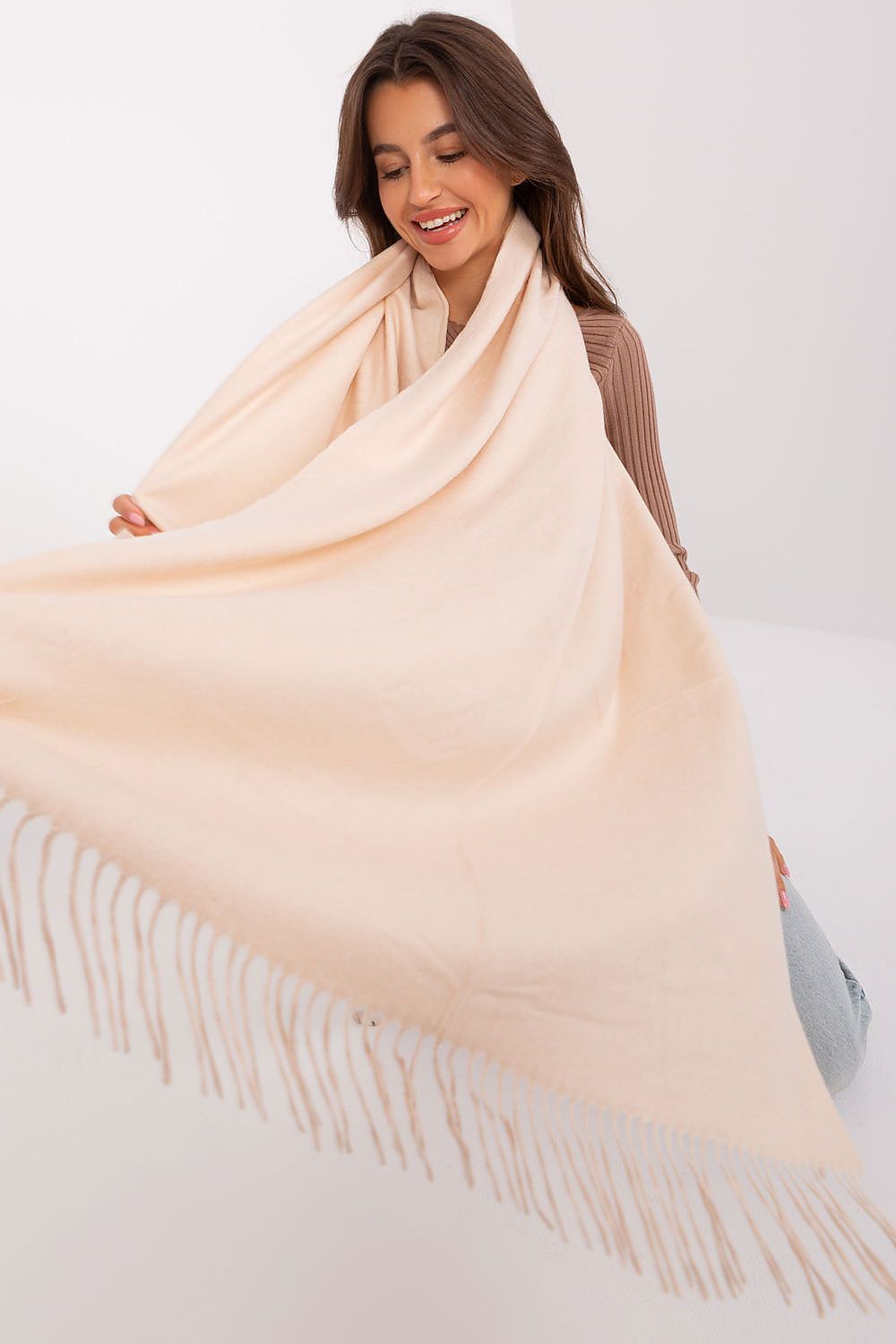 AT Scarf Model 187617 - Stylish and Comfortable