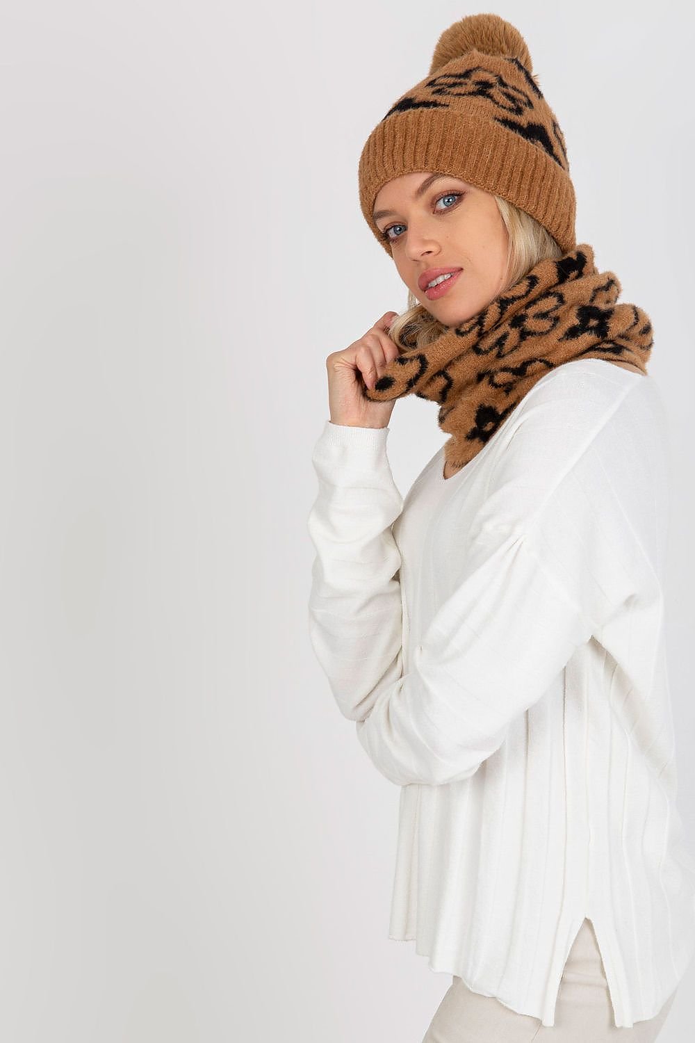 Loop Shawl model 185923 AT